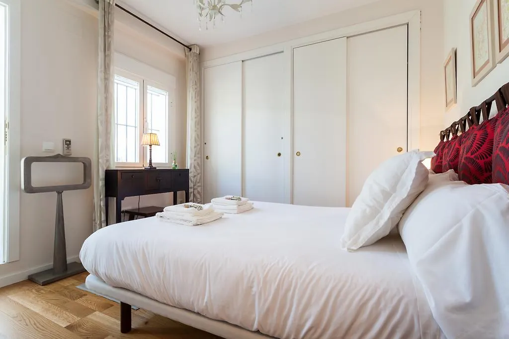 City Rooftop Paradise - Space Maison Apartments إشبيلية
